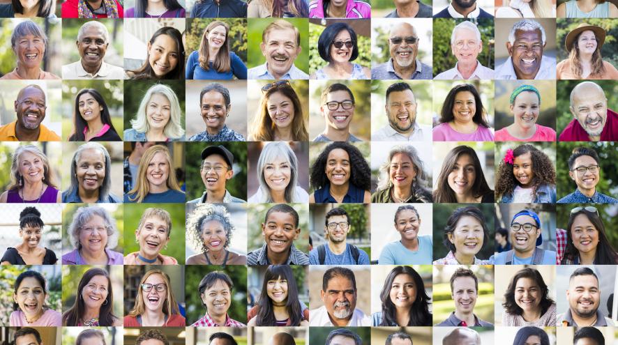 Plusieurs visages de personnes 
