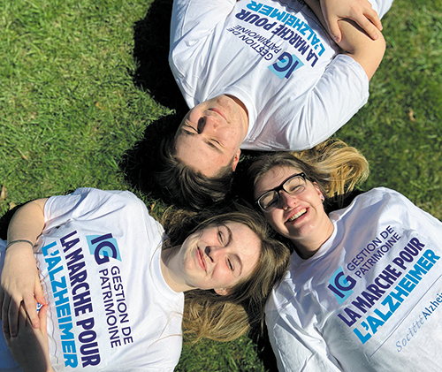Newfoundland group on grass